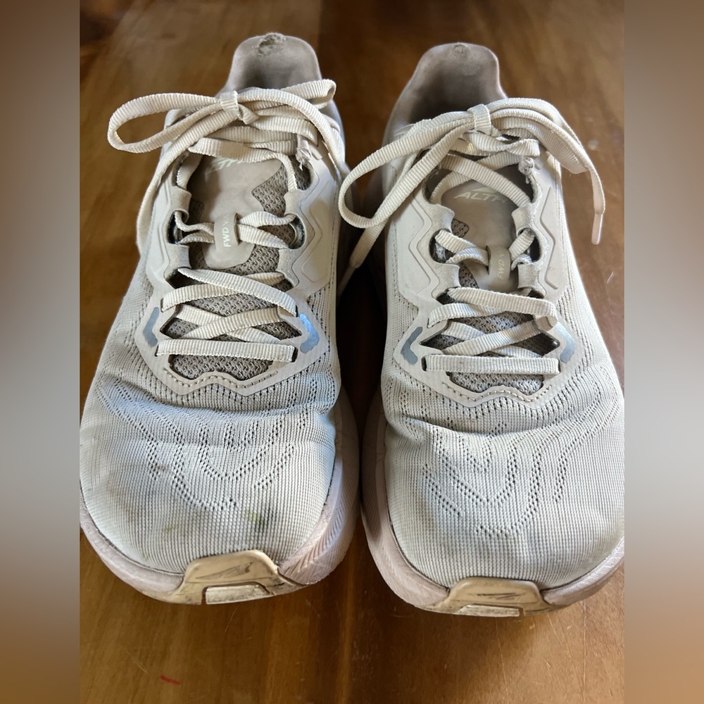 Altra | Women’s Shoes | 8.5 | Sand | GUC